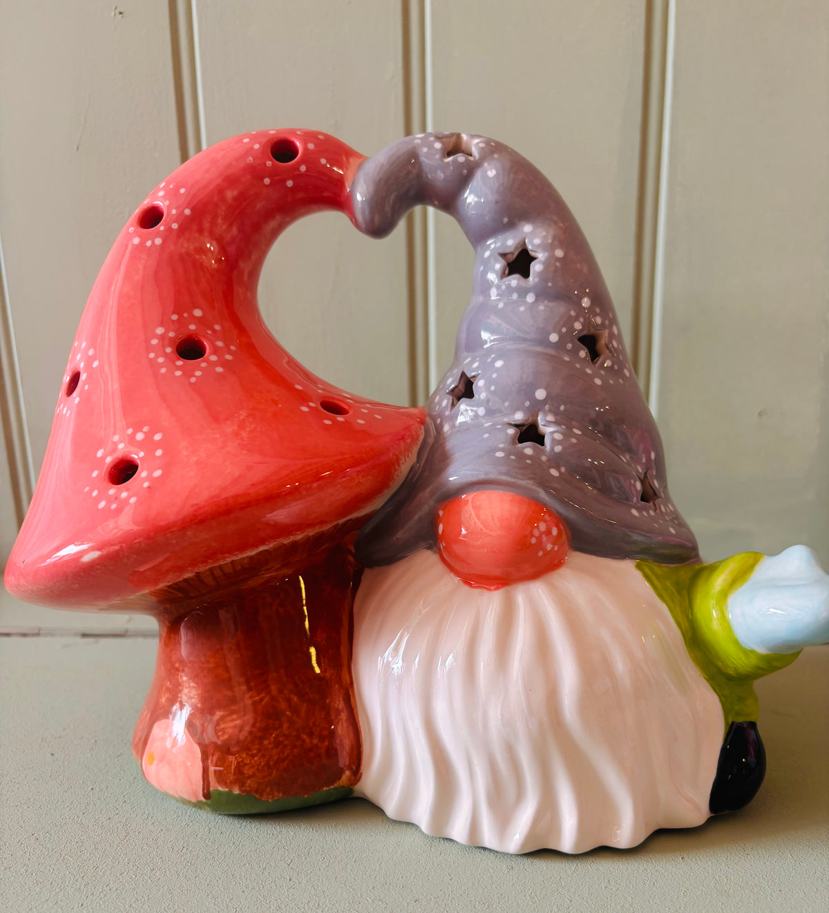 Xmas - Gnome Hugging Toadstool Lantern